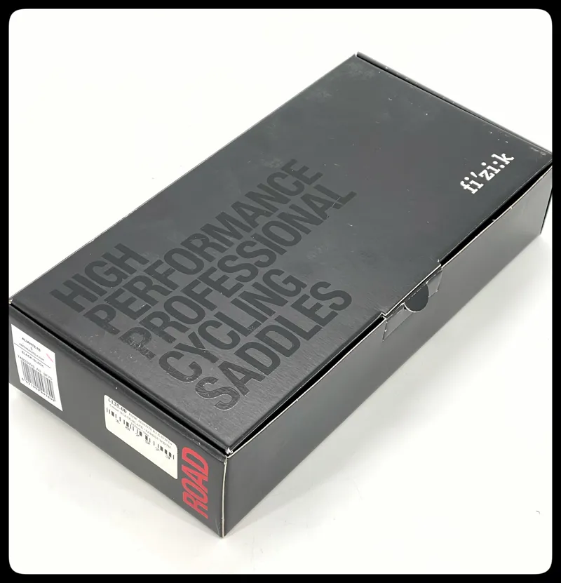 Fizik Aliante R3 Large 152 mm Wide Black-2